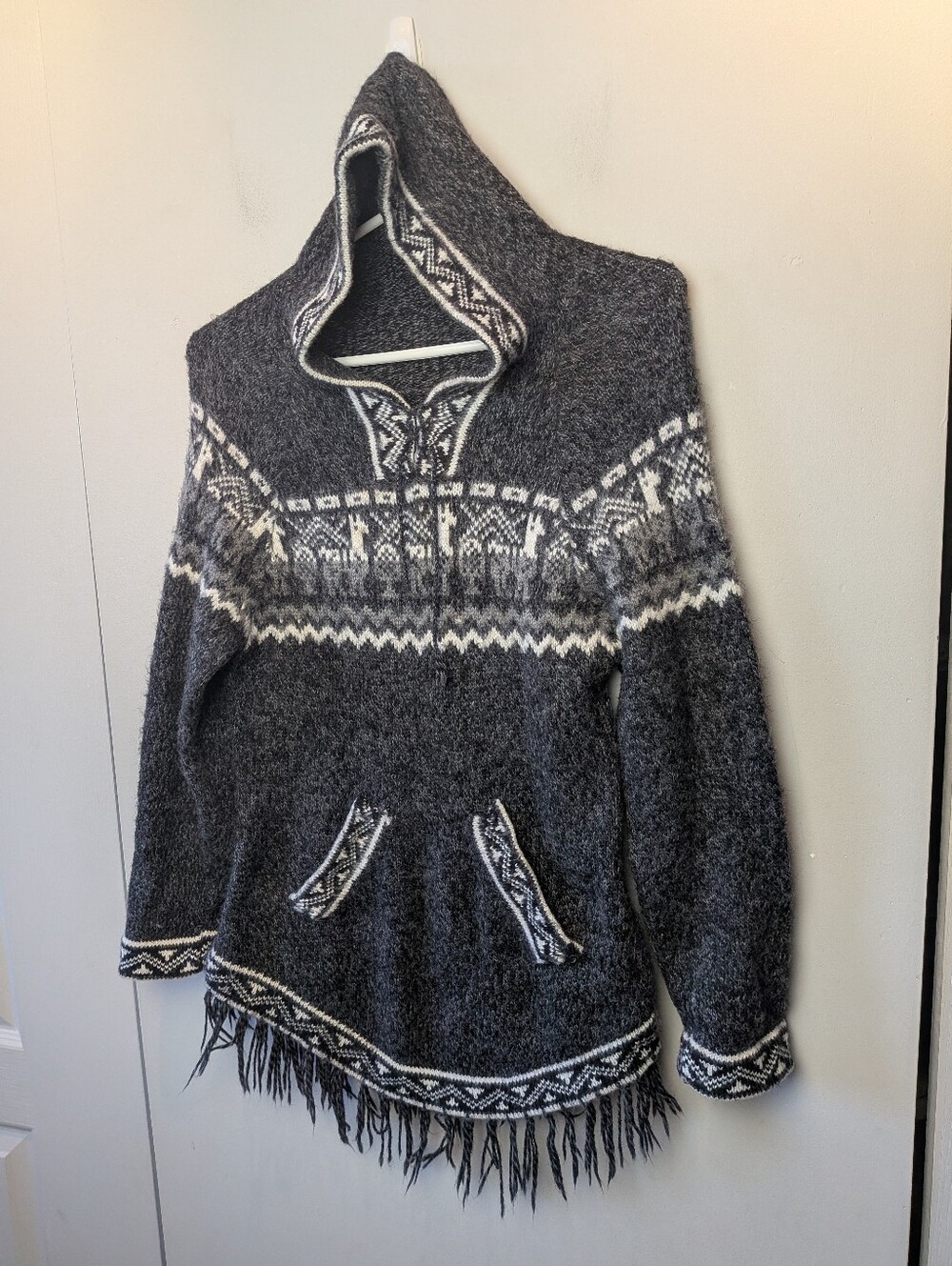 100% Alpaca Wool Women Sweater Made In Peru Size ? (Small) Gray White Hoodie